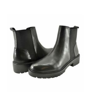 Gliding boots- Steve Madden 6 1/2